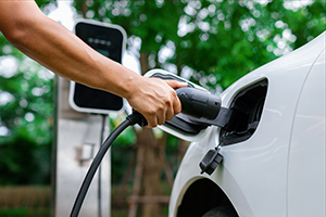 Many businesses are installing EV chargers to benefit their customers and employees. Here’s how to choose the right EV charger for your business.