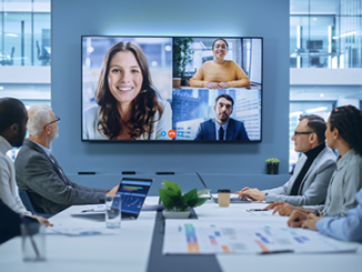 Organizations are moving beyond debates over ‘where’ employees work to focus on maximizing productivity and collaboration. Emphasizing the importance of virtual workspaces that integrate with existing tools.